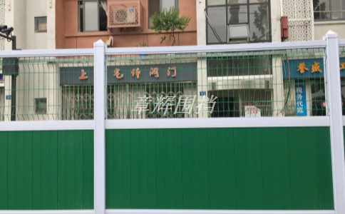 簡易圍擋的重量對道路和橋梁建筑結(jié)構(gòu)會產(chǎn)生影響嗎？