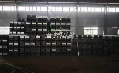 簡易圍擋的重量對道路和橋梁建筑結(jié)構(gòu)會產(chǎn)生影響嗎？